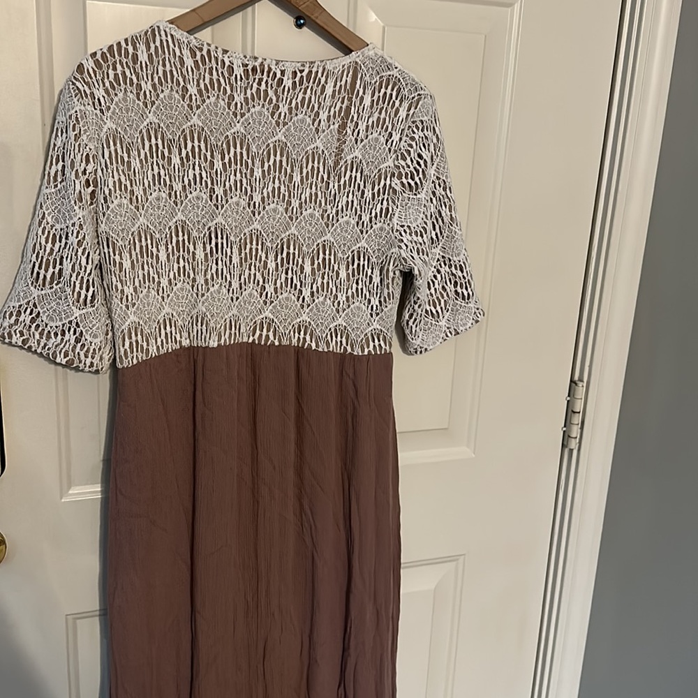 Journey Five Lace Maxi Dress - Picture 3 of 3